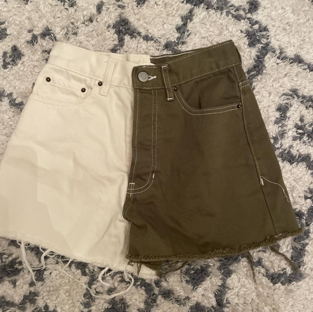 PacSun Women's Cream and Green Shorts